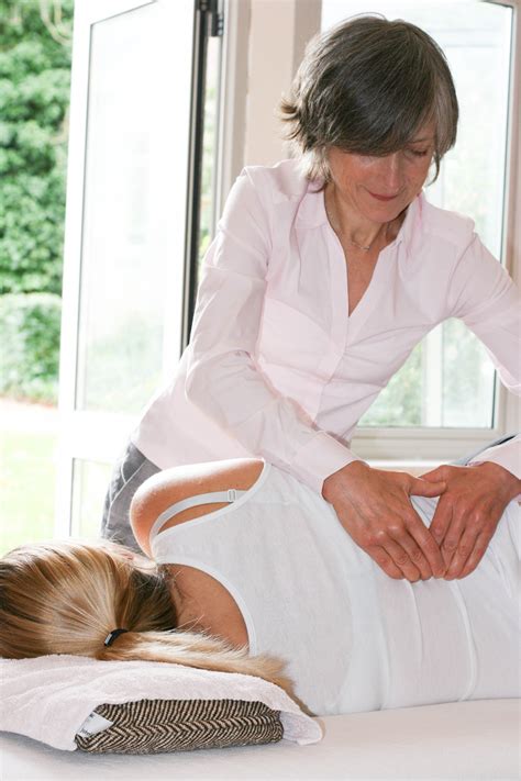 Osteopath clapham.